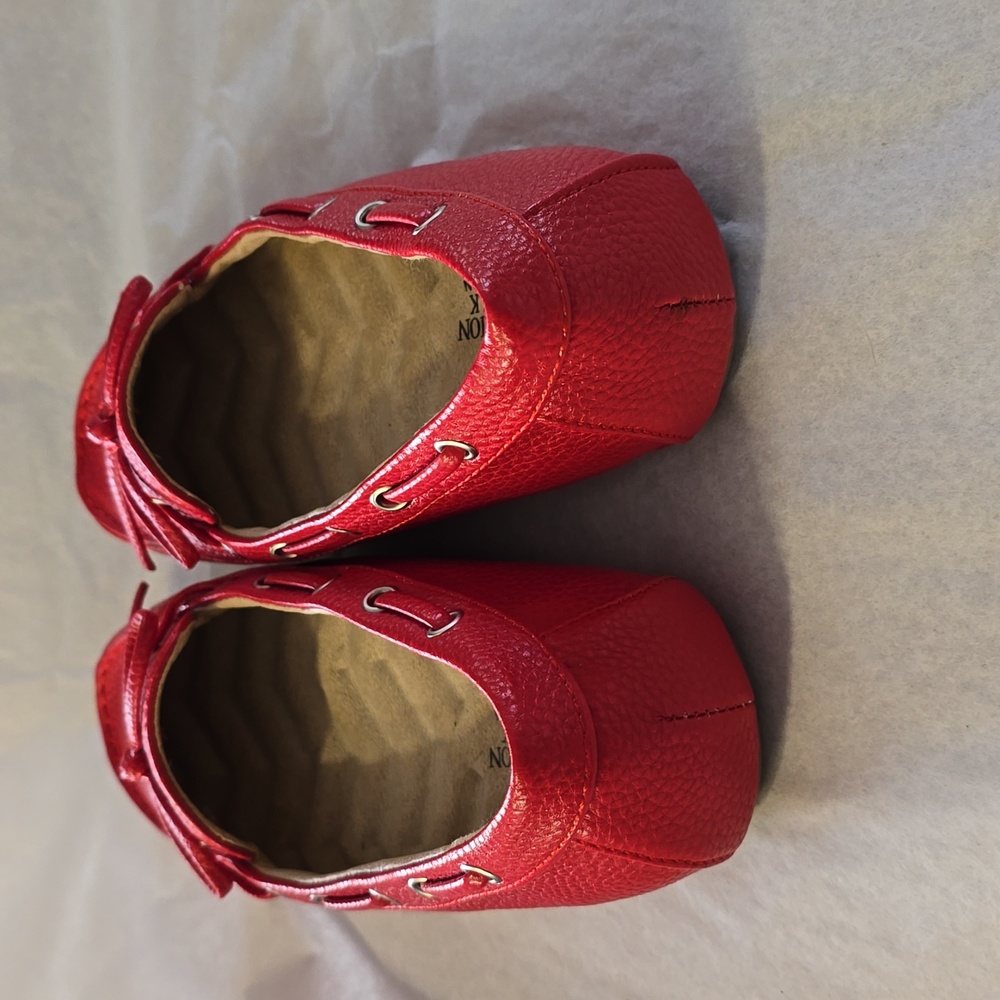 New Cushion Walk by Avon Red Moccasins size 6W. Super Comfy, Super Cute! - Picture 3 of 8